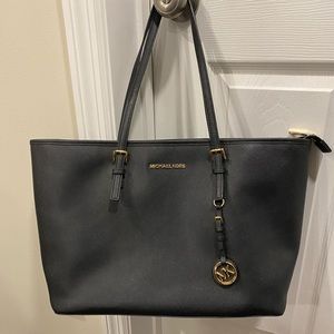 Michael kors tote